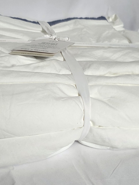 Boll And Branch Percale Hemmed Sheet Set, King/Cal King - White/Bay - Picture 6 of 9